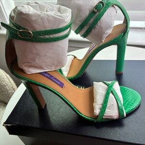 Ralph Lauren Collection Green Leather Ankle Strap Heels 37.5B Made in Italy
